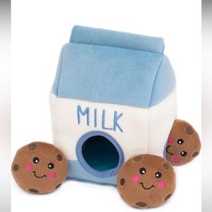 ZippyPaws - Food Buddies Burrow - Milk and Cookies *NWOT